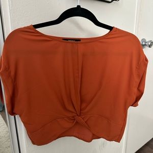 Cropped orange shirt size S